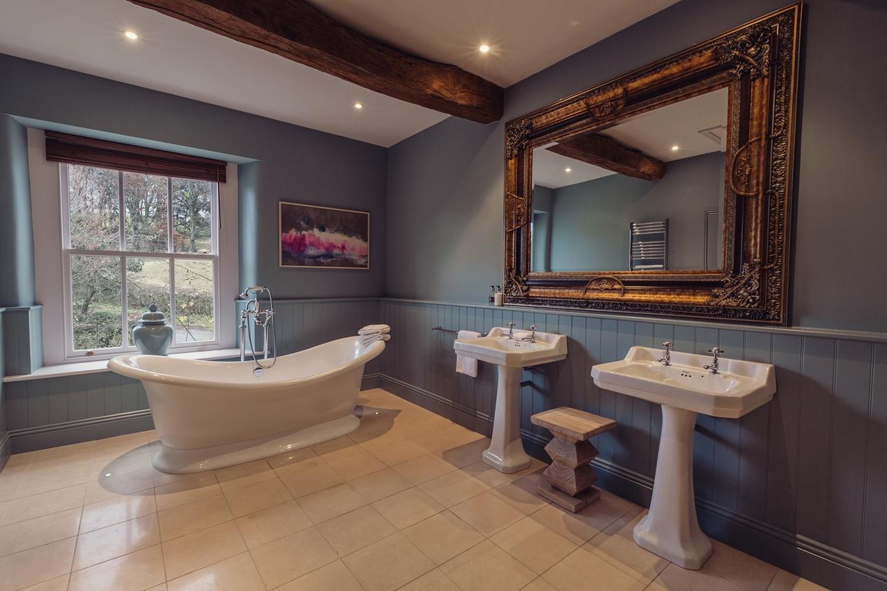 Plough Inn Lupton エクステリア 写真